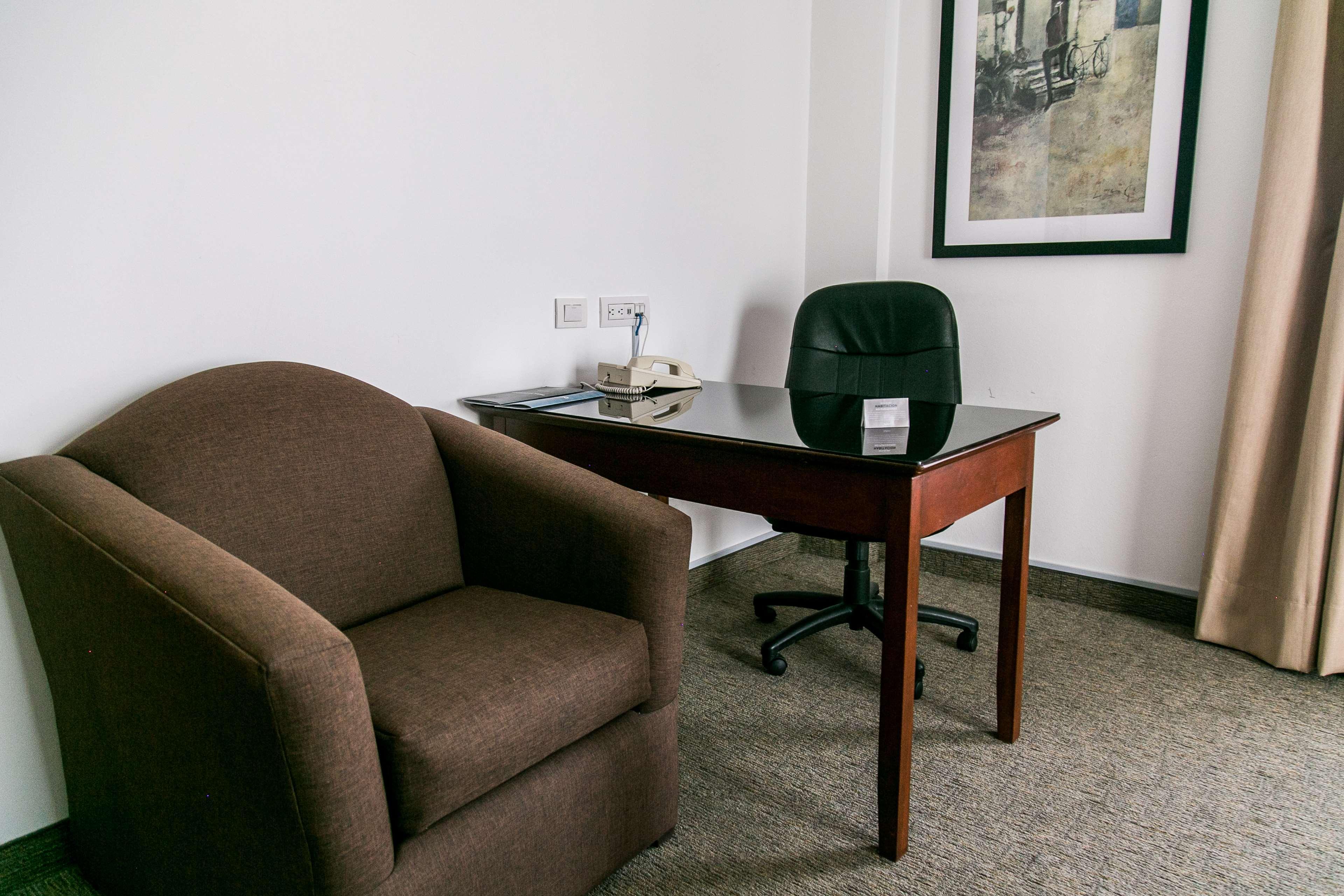 Radisson Poliforum Plaza Hotel Leon Ngoại thất bức ảnh