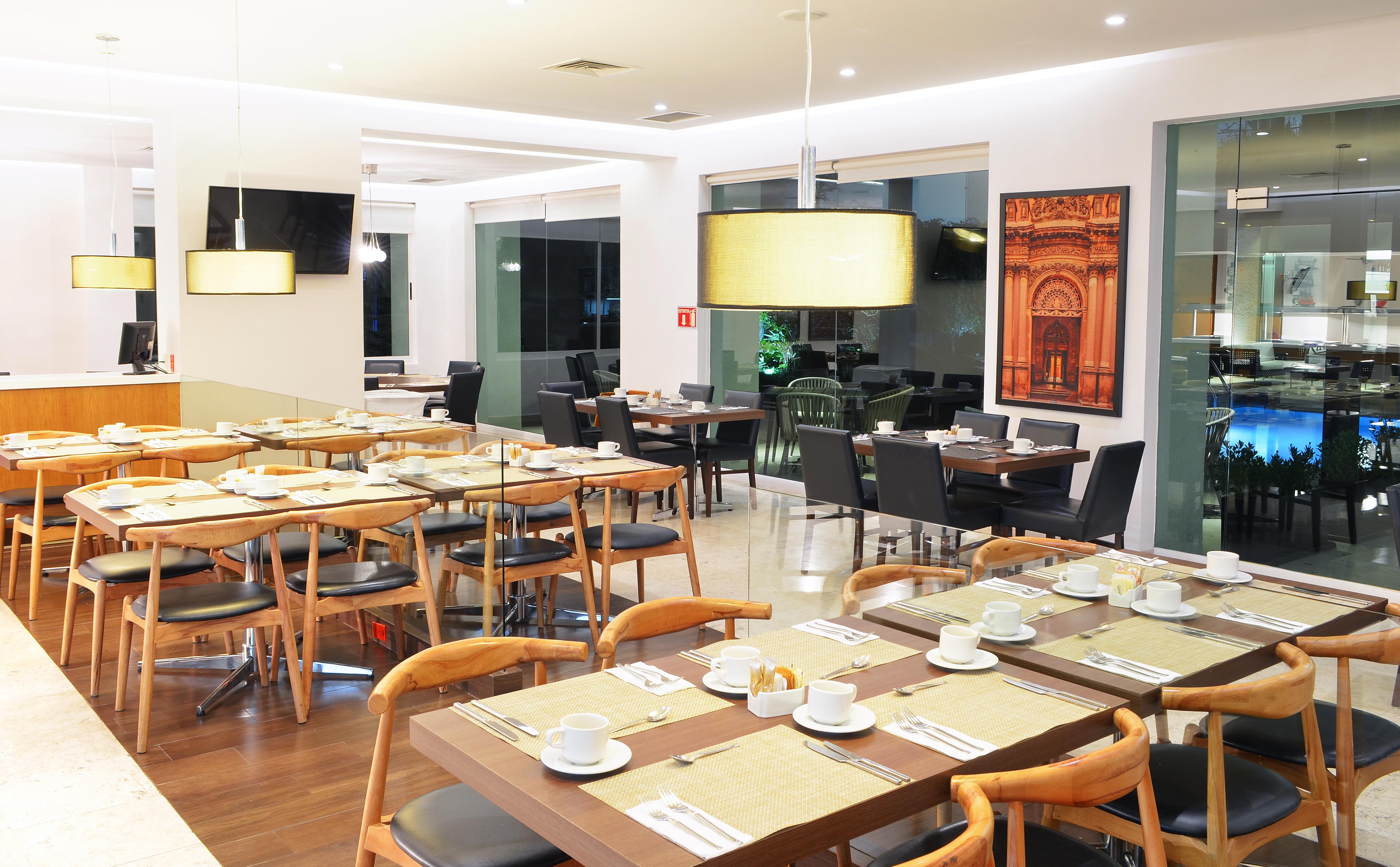 Radisson Poliforum Plaza Hotel Leon Ngoại thất bức ảnh