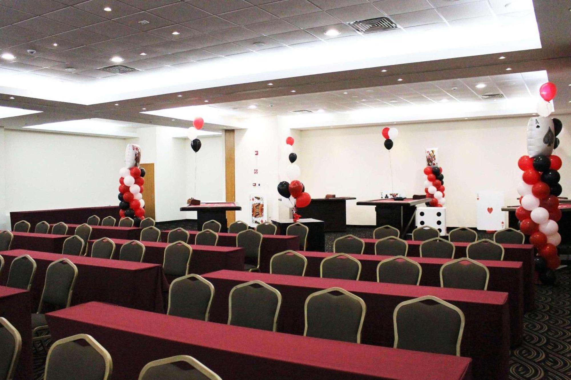 Radisson Poliforum Plaza Hotel Leon Ngoại thất bức ảnh