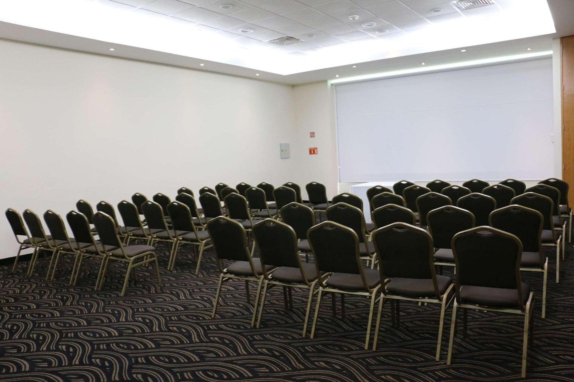 Radisson Poliforum Plaza Hotel Leon Ngoại thất bức ảnh
