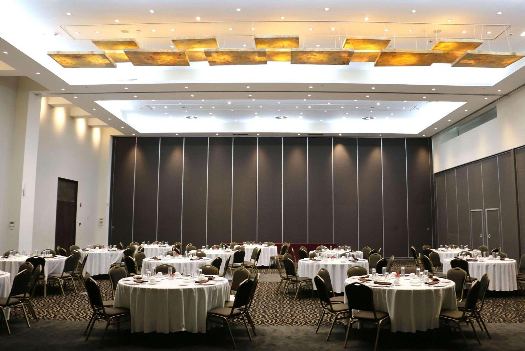 Radisson Poliforum Plaza Hotel Leon Ngoại thất bức ảnh