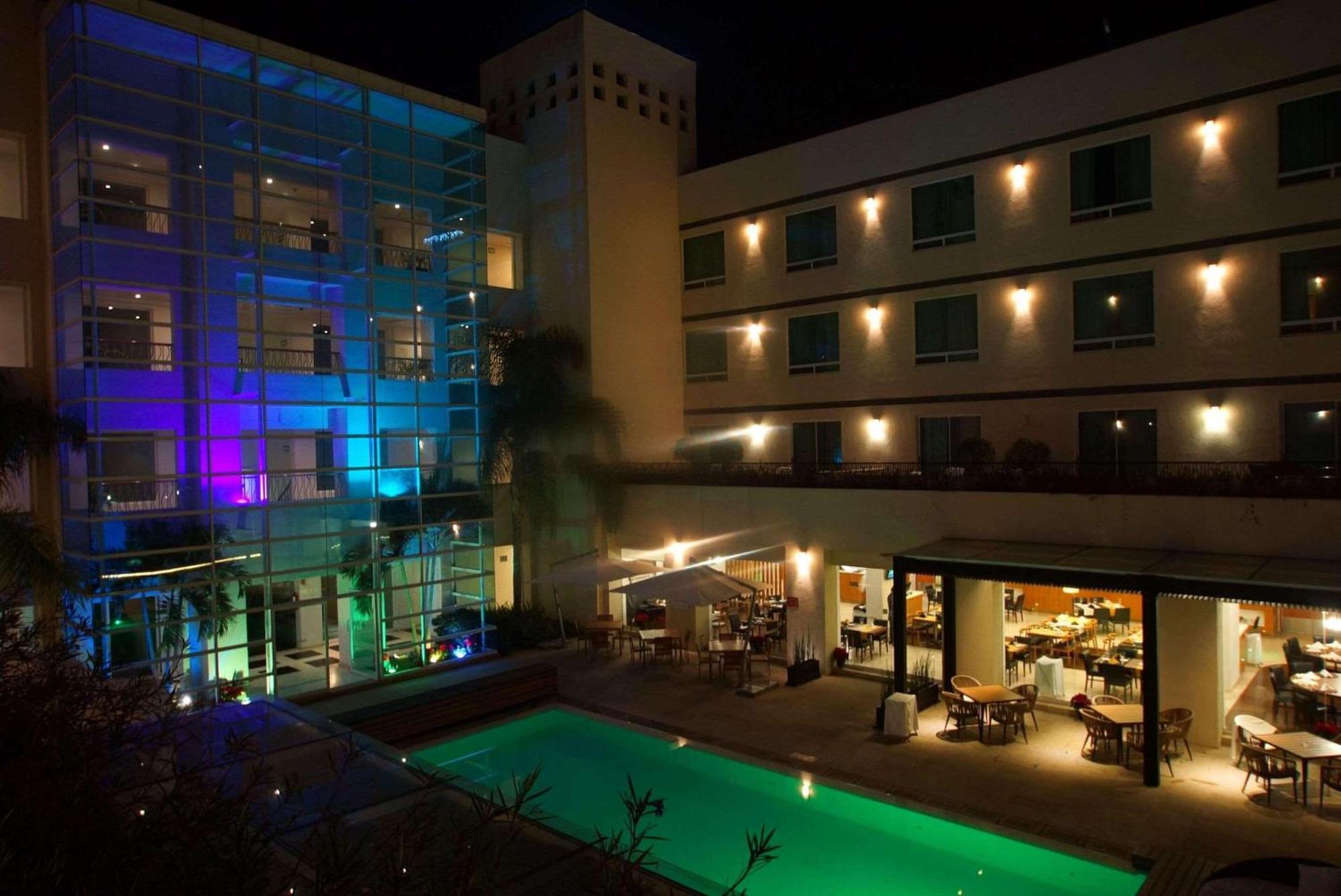 Radisson Poliforum Plaza Hotel Leon Ngoại thất bức ảnh