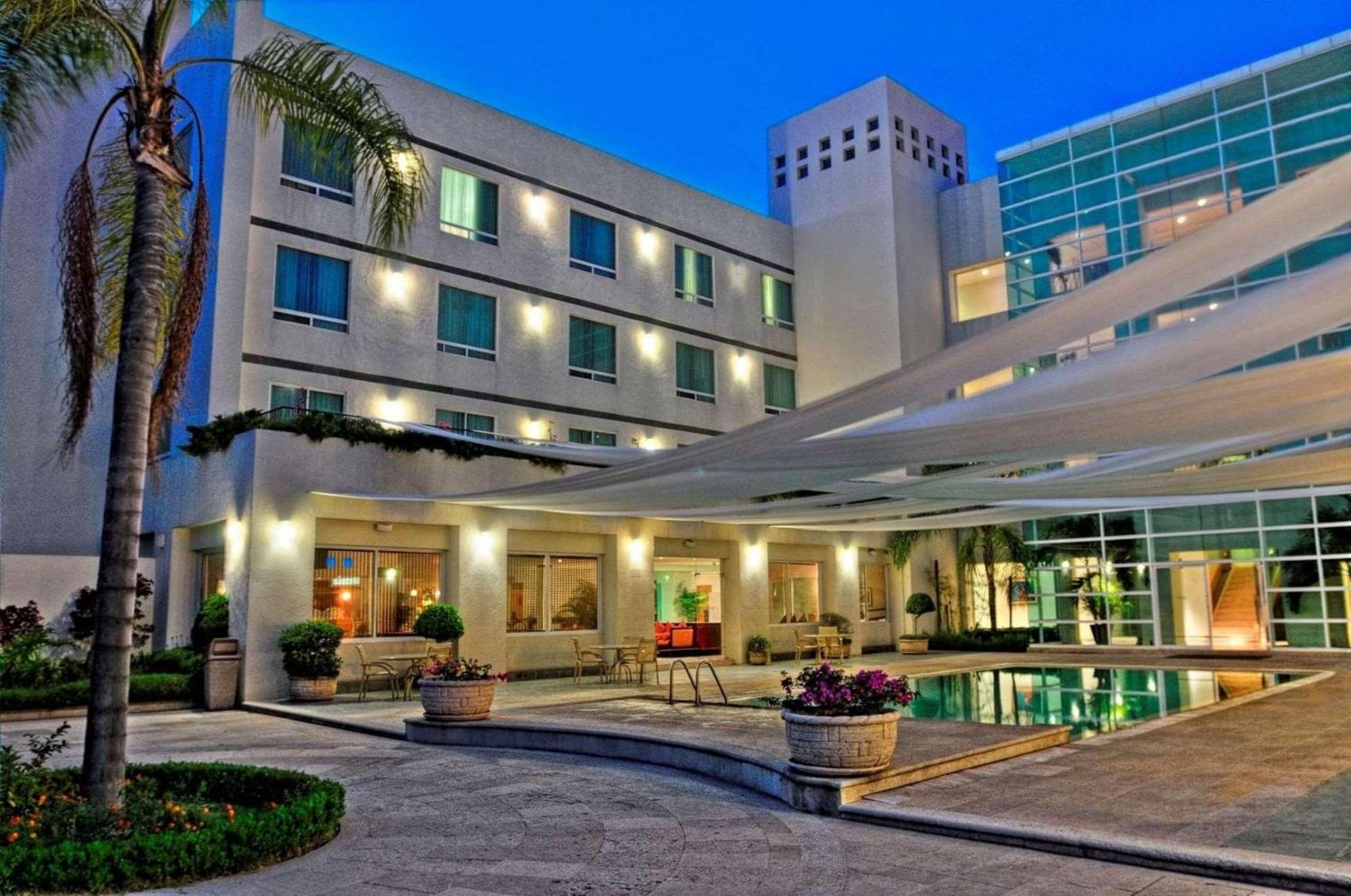 Radisson Poliforum Plaza Hotel Leon Ngoại thất bức ảnh