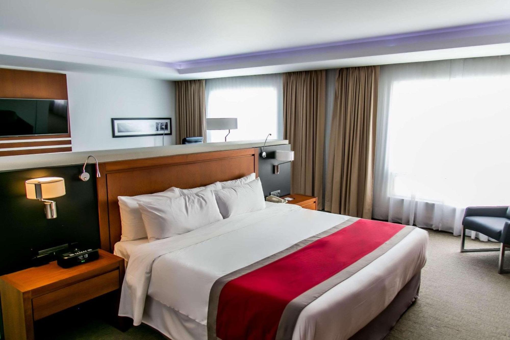 Radisson Poliforum Plaza Hotel Leon Ngoại thất bức ảnh